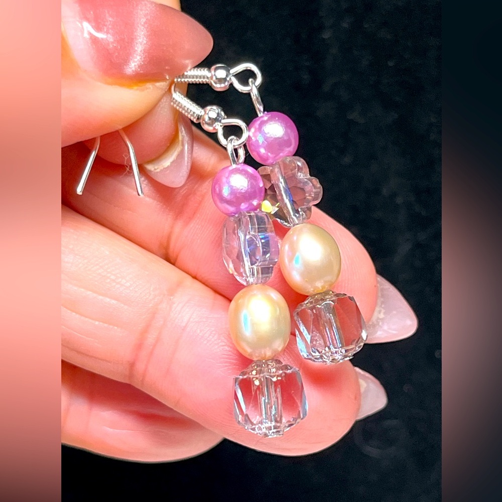 🌸fresh water pearl and flower Swarovski earrings-classics! Pale purples